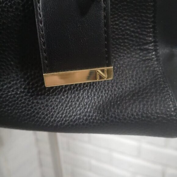 Naturalizer Faux Leather Black Pebble Finish Magnetic Closure Handbag - Picture 3 of 8